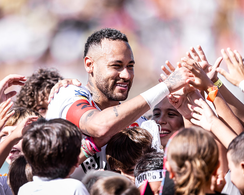 Como foi o primeiro gol de Neymar no Santos?