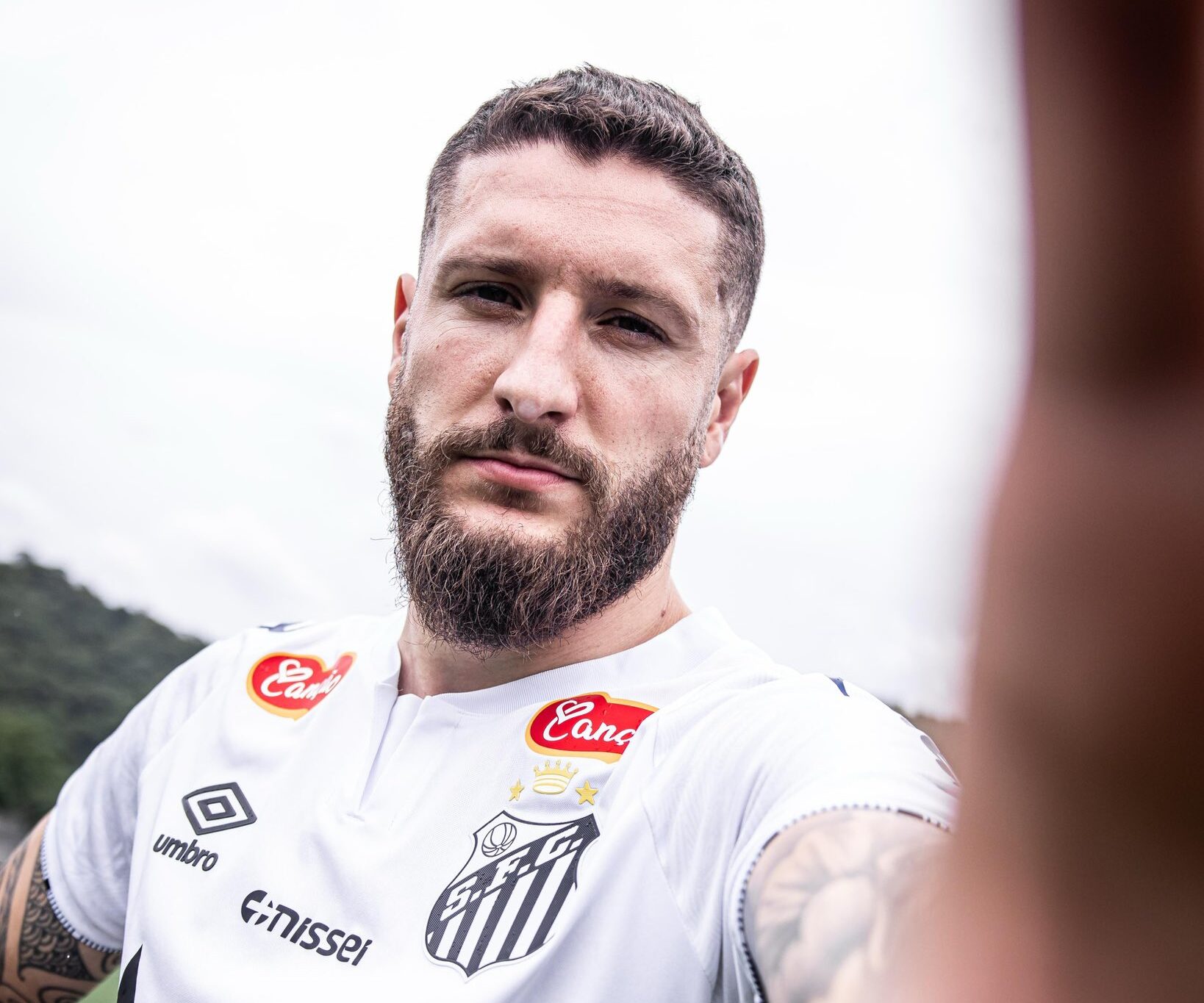 Ze Raphael Todos os detalhes: Zé Rafael é oficializado como reforço do Santos