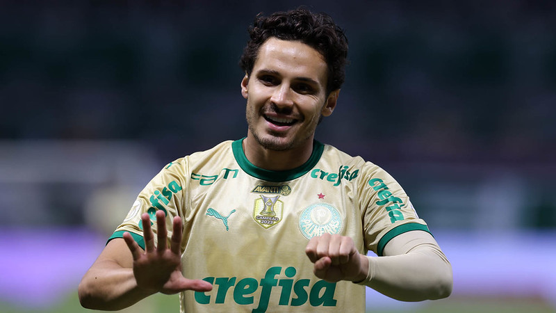 Leila Pereira bate o martelo sobre ida de Raphael Veiga ao Santos